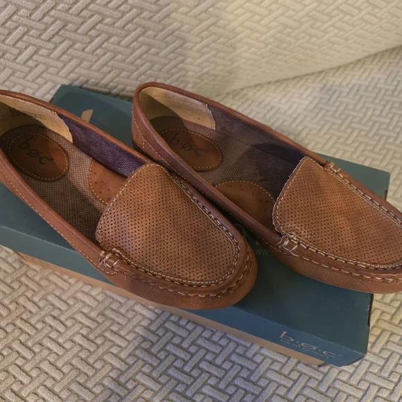 NEW b.o.c. Women's Brown Loafers Size 6 - Picture 11 of 11